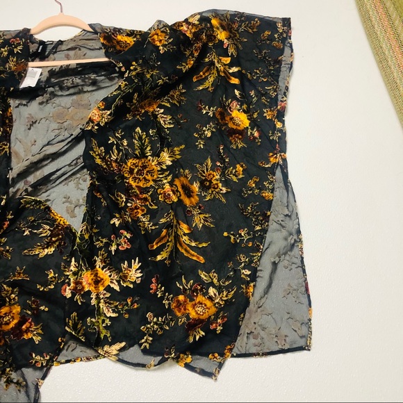 Torrid MULTI FLORAL BURNOUT RUANA kimono shrug - Picture 7 of 12